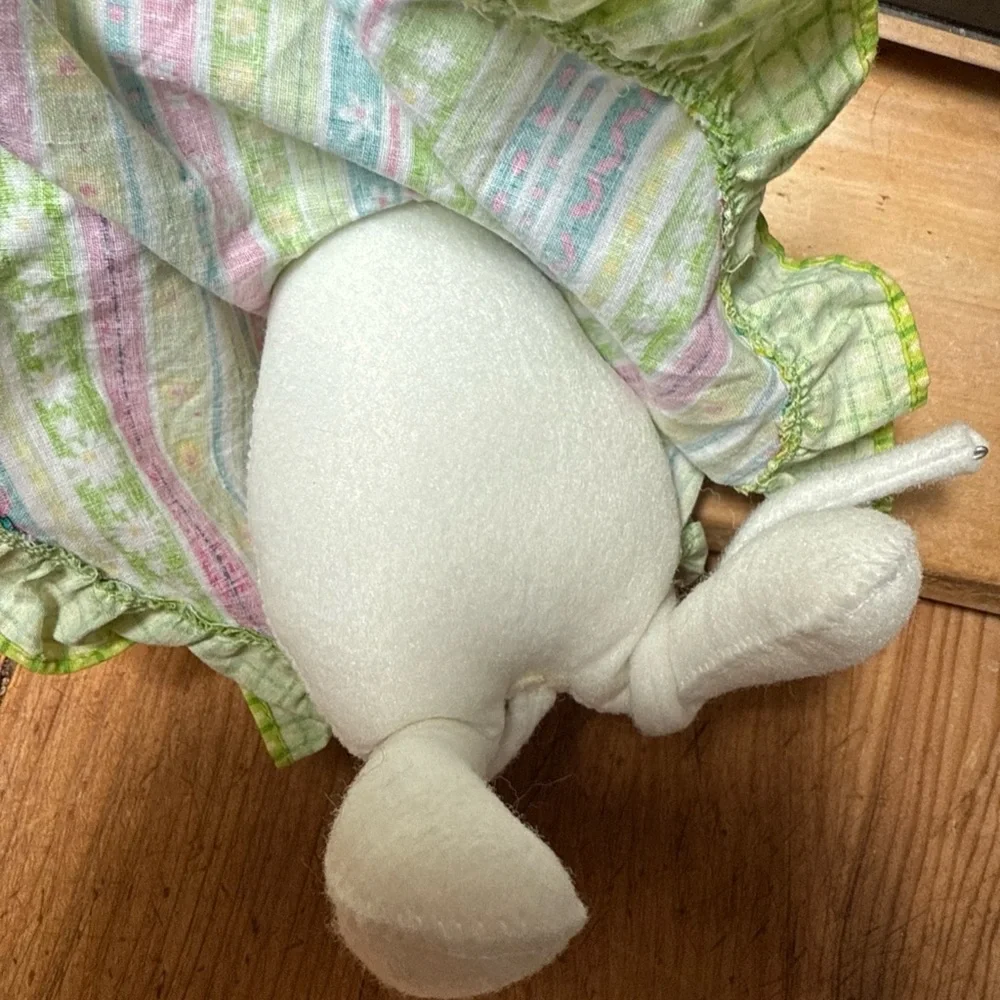 Annalee anthropomorphic Green and Pink Mouse Figurine - Picture 8 of 8